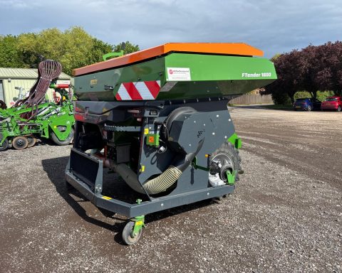 Amazone KG 4002-2 c/w: Avant 4002-2