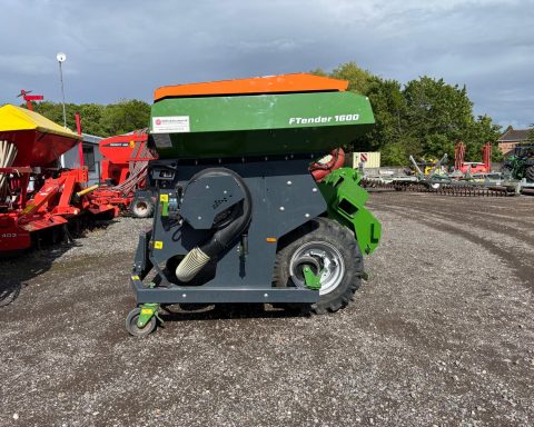 Amazone KG 4002-2 c/w: Avant 4002-2