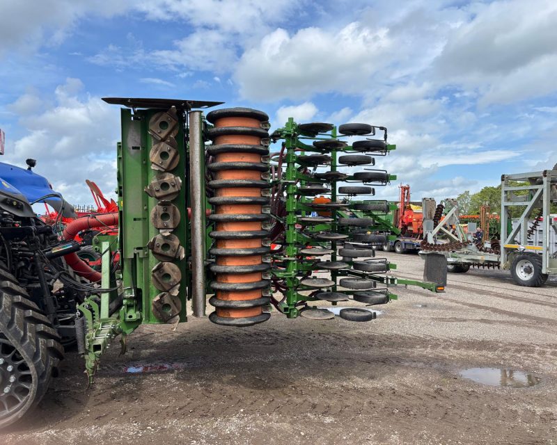 Amazone KG 4002-2 c/w: Avant 4002-2