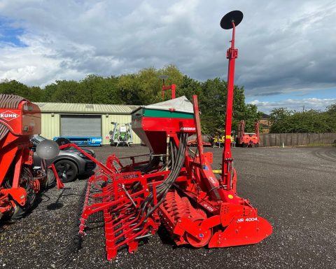 Kuhn HR4004 c/w 4m Accord