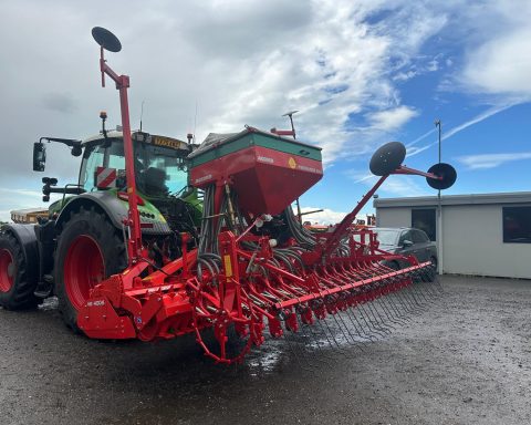 Kuhn HR4004 c/w 4m Accord