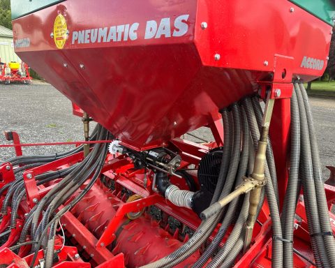 Kuhn HR4004 c/w 4m Accord