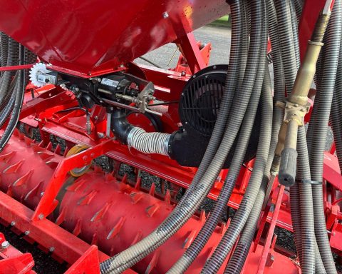 Kuhn HR4004 c/w 4m Accord