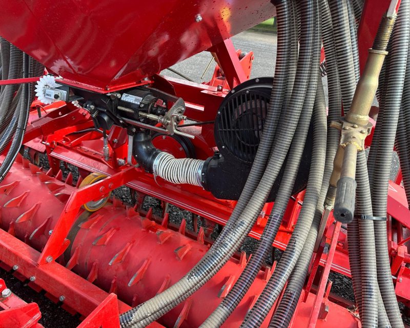 Kuhn HR4004 c/w 4m Accord