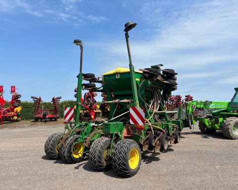 John Deere 750A