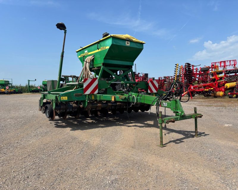 John Deere 750A