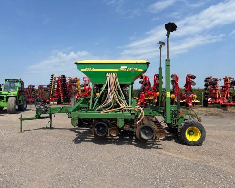 John Deere 750A