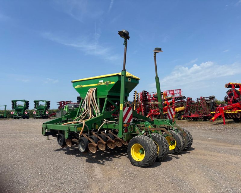 John Deere 750A
