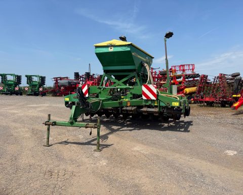 John Deere 750A