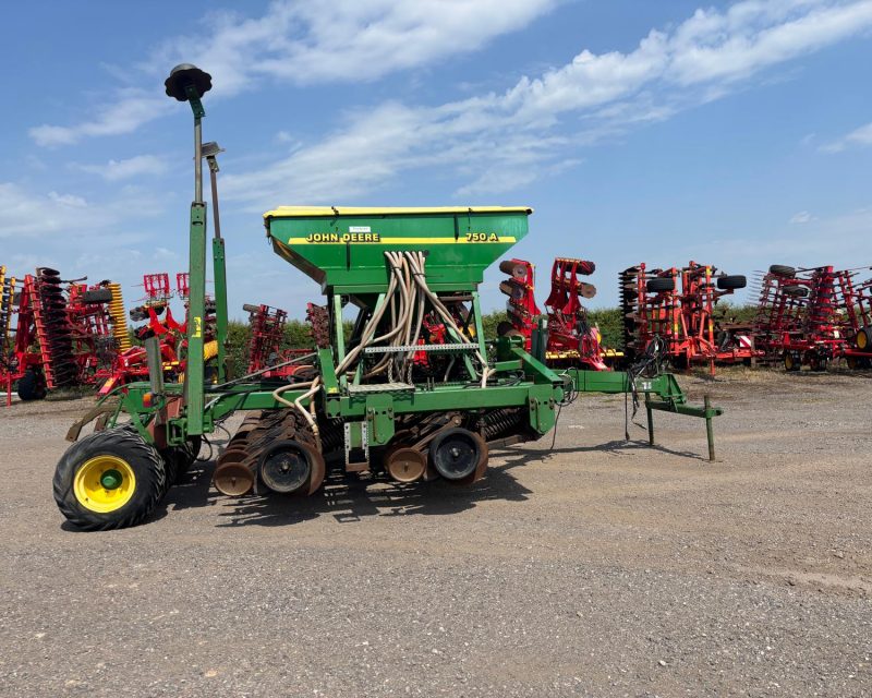 John Deere 750A