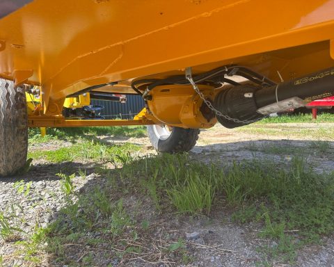 Lucas Spirmix 100S Pull-type feed mixer