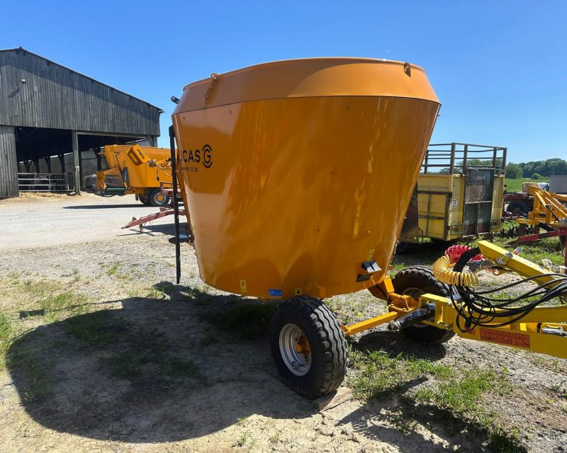 Lucas Spirmix 100S Pull-type feed mixer