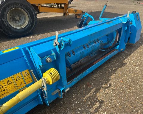 Shelbourne Reynolds 4.2m pick up header