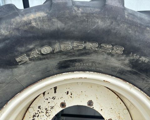 Pair of 540/65xR28 wheels