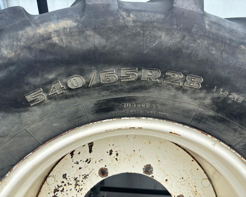 Pair of 540/65xR28 wheels