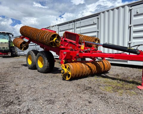 Vaderstad Rexius RS 820 Cambridge