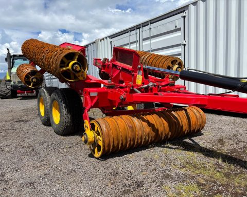 Vaderstad Rexius RS 820 Cambridge