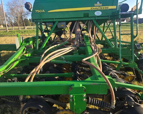 John Deere 750A