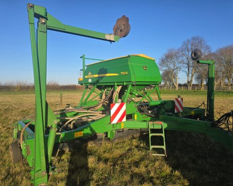 John Deere 750A