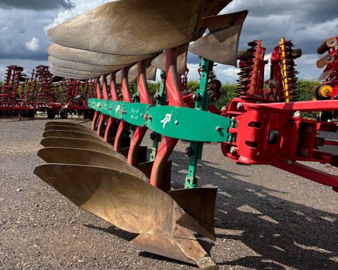 Kverneland 2500S 5+1 plough