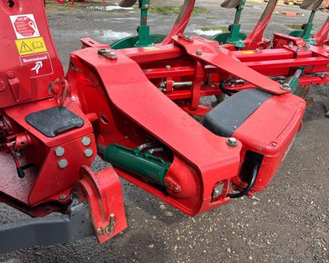 Kverneland 2500S 5+1 plough