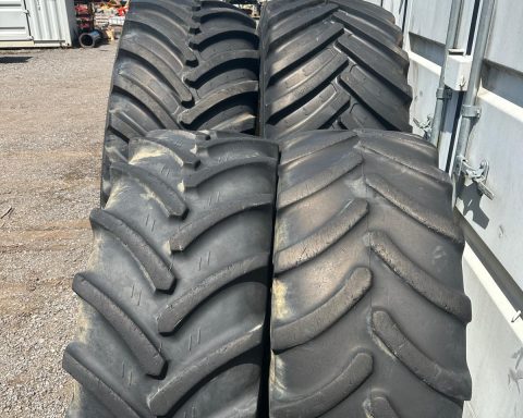 Pair of 540/65xR28 wheels