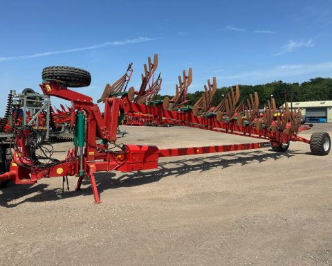 Kverneland RW-100 8+4
