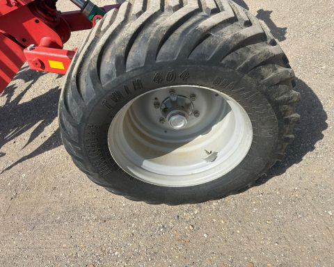 Kverneland RW-100 8+4