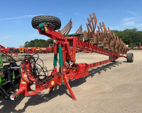 Kverneland RW-100 8+4