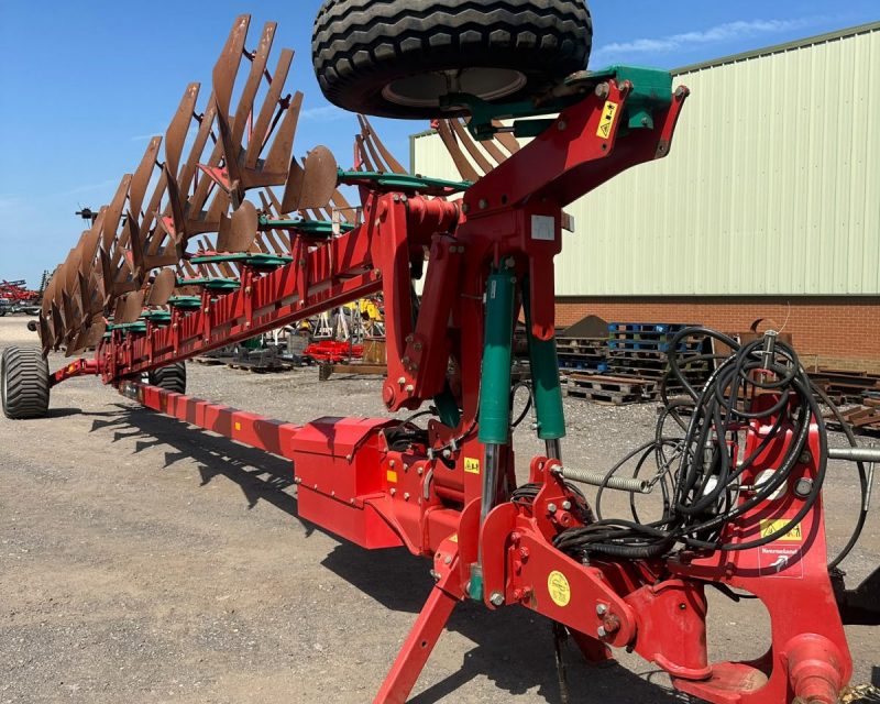 Kverneland RW-100 8+4