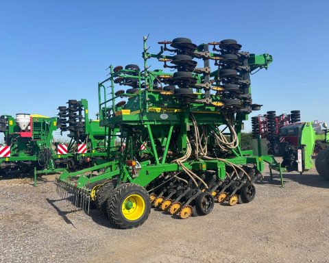 John Deere 750A