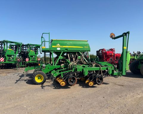 John Deere 750A