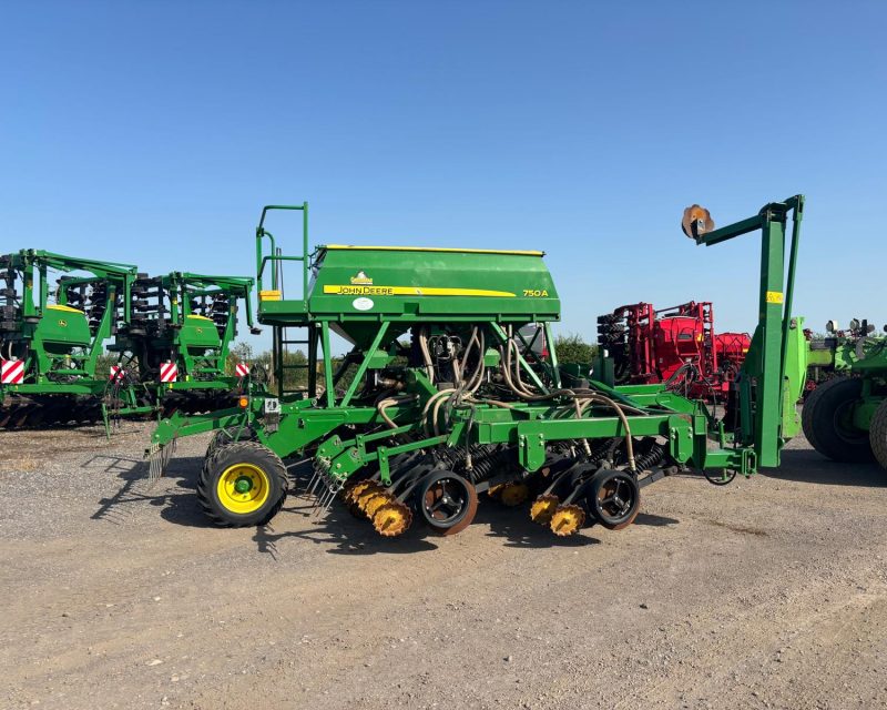 John Deere 750A