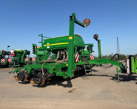 John Deere 750A