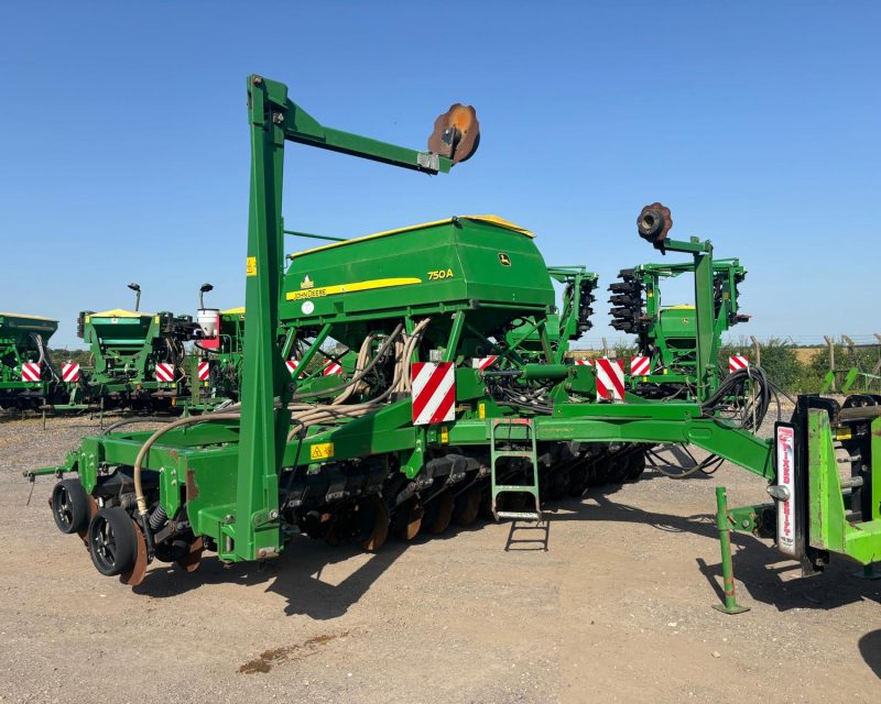 John Deere 750A