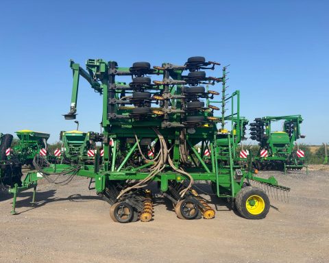John Deere 750A