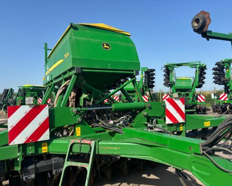 John Deere 750A