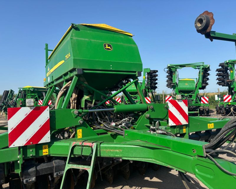 John Deere 750A
