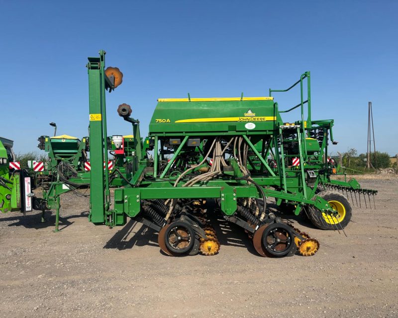 John Deere 750A