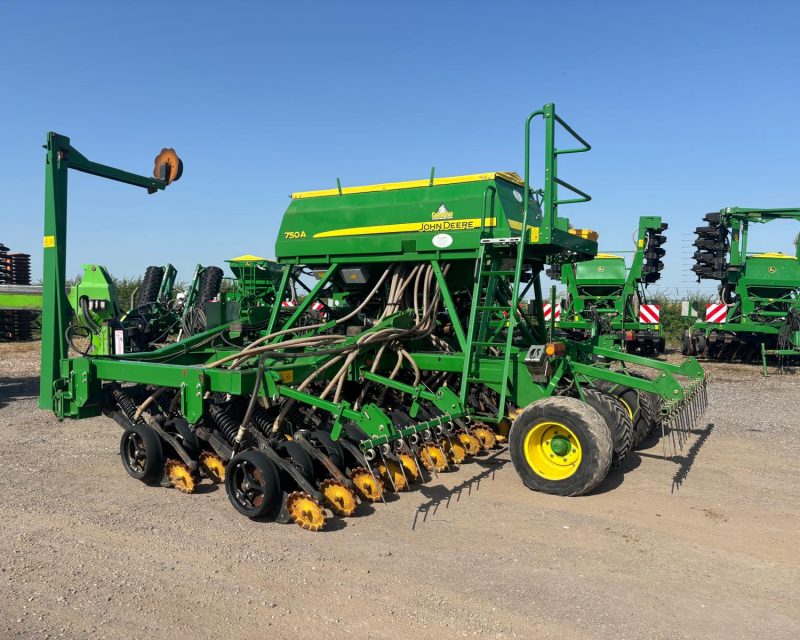 John Deere 750A