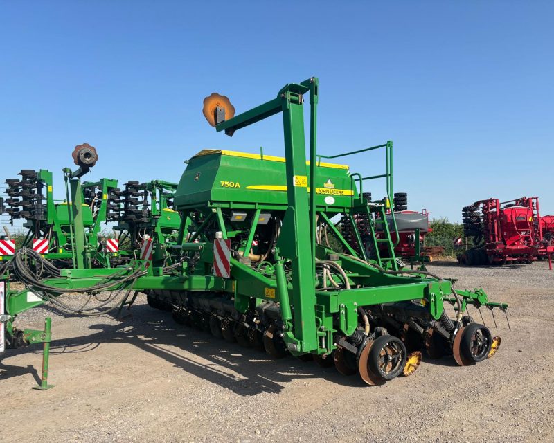 John Deere 750A