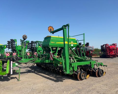 John Deere 750A