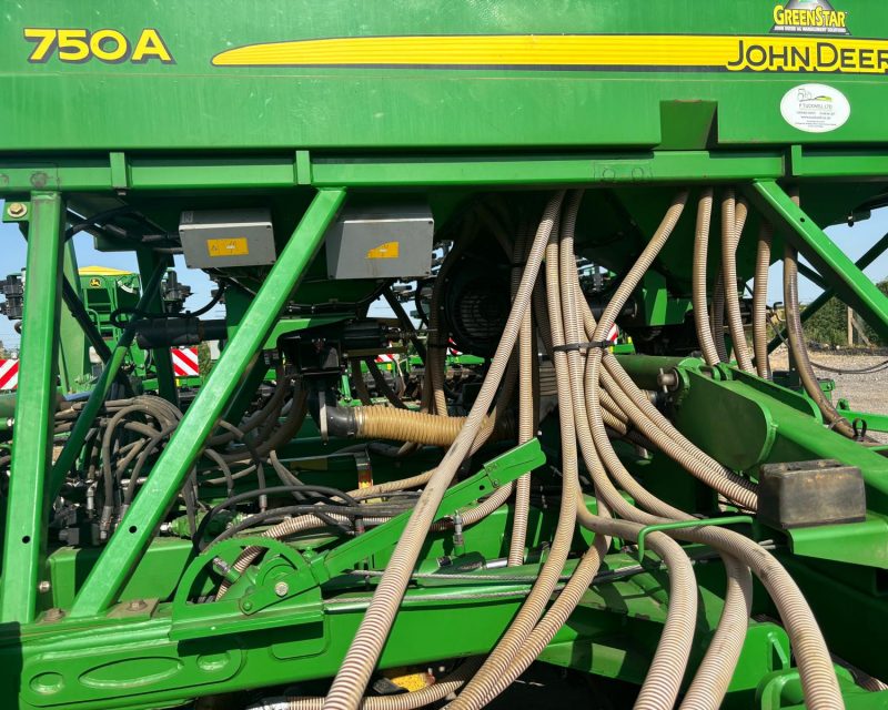 John Deere 750A