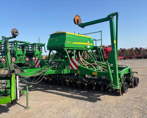 John Deere 750A