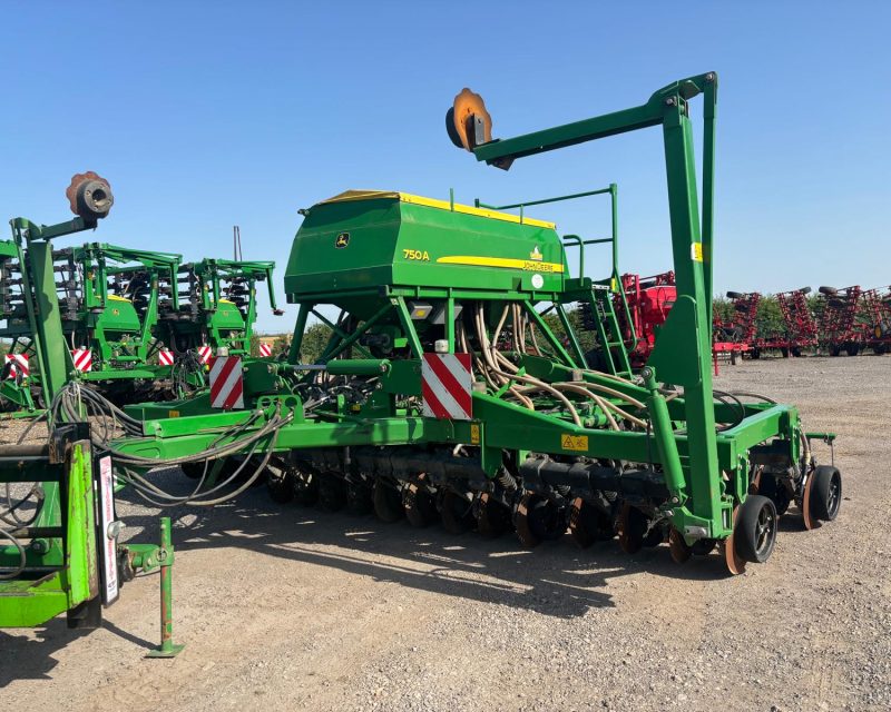 John Deere 750A