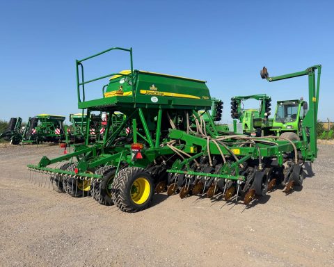 John Deere 750A