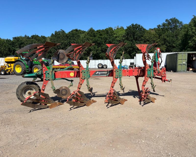 Kverneland RW-100 8+4