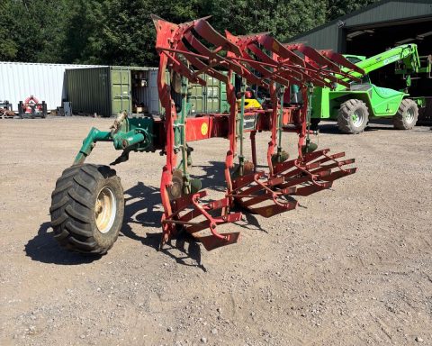Kverneland RW-100 8+4