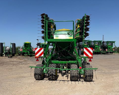 John Deere 750A 6m ProSeries Opener