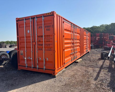 40′ x 8′ Shipping Containers